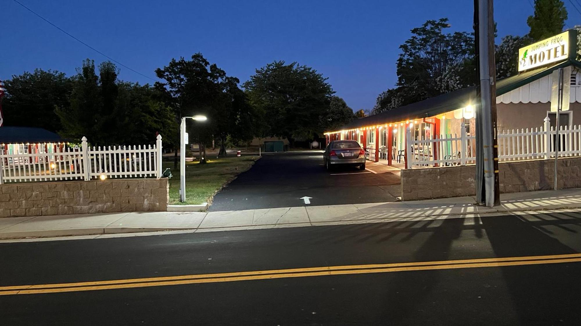 Jumping Frog Motel Angels Camp Exterior photo